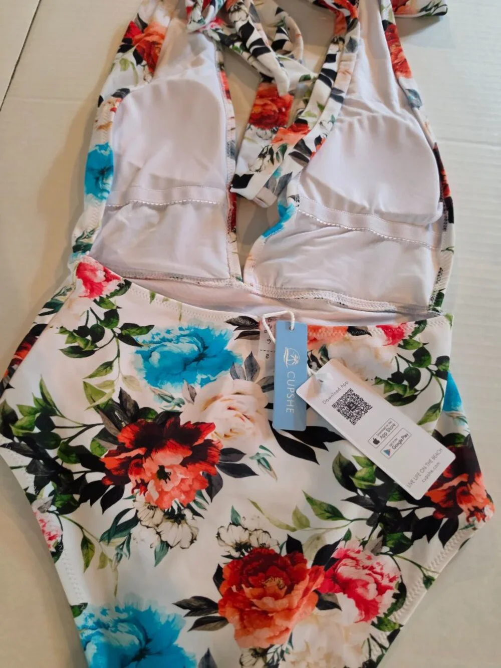 Cupshe Floral Plunge Neck Halter One Piece Swimsuit Size Small